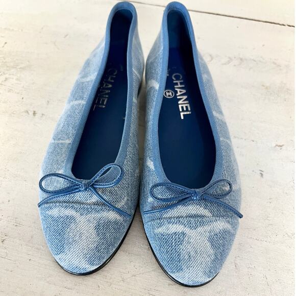 NEW Chanel Denim Printed CC Cap Toe Ballerina Flats Shoes Light Blue Women's 36 - Picture 6 of 10